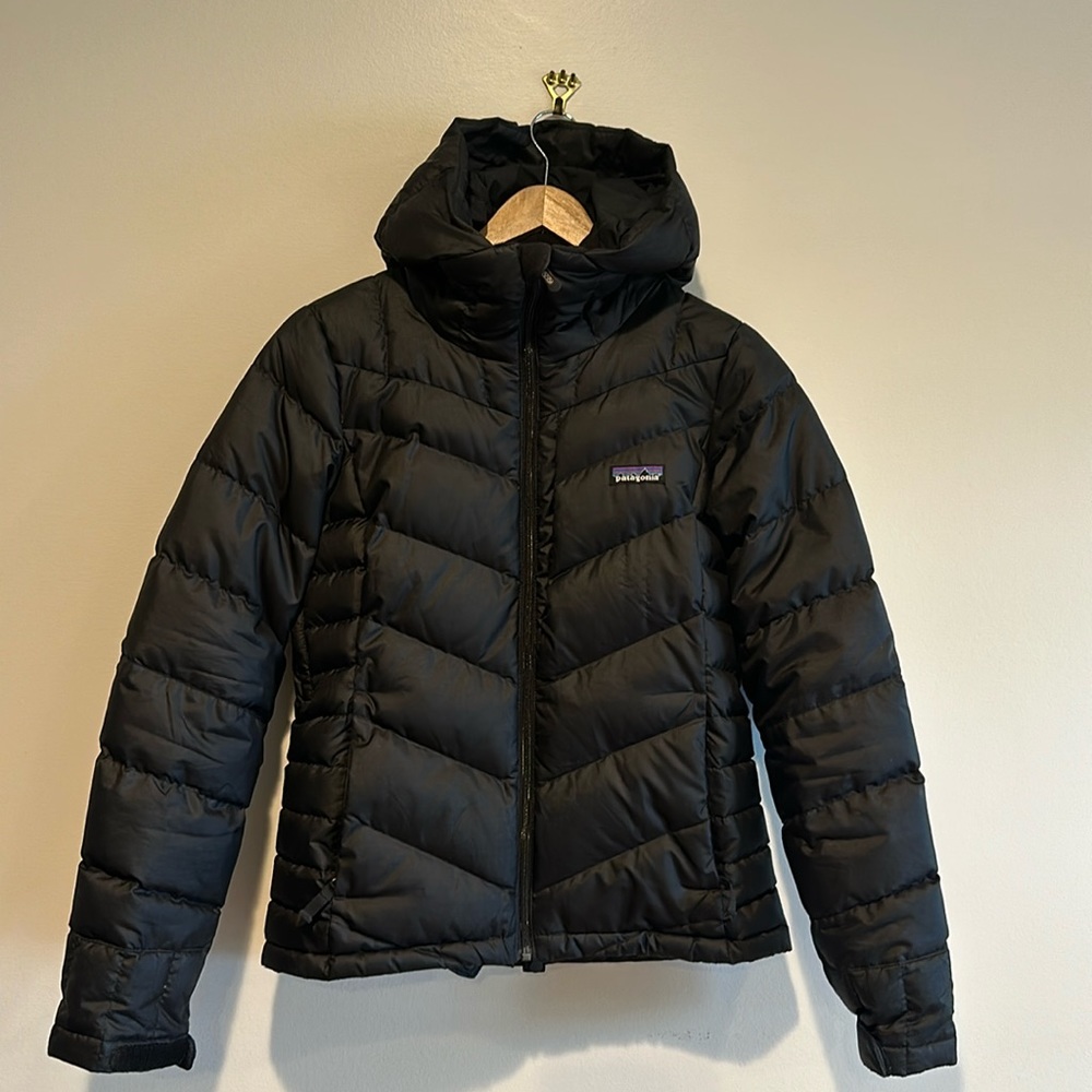 Women’s Patagonia XS down black coat